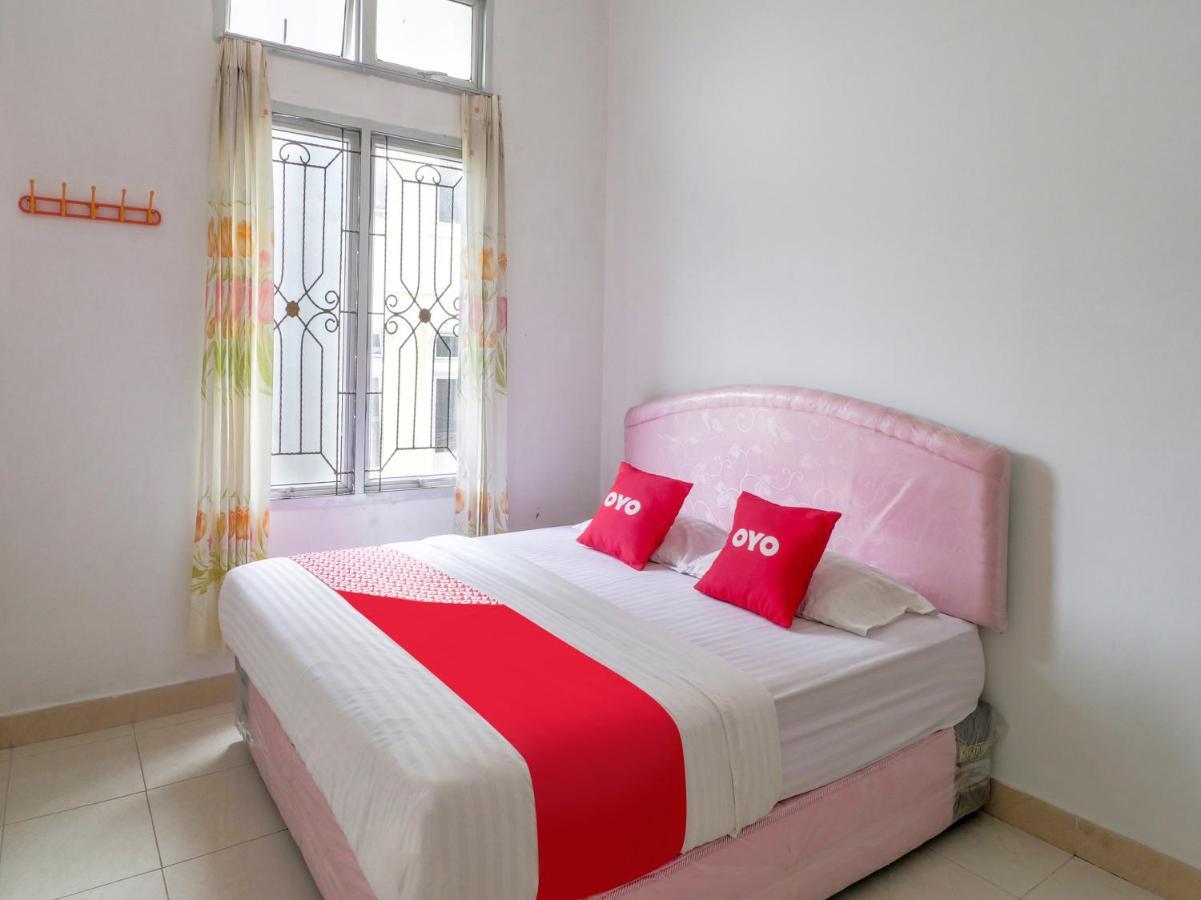 Oyo 2997 Grand Suites Palace 2 Sindanglaya Esterno foto