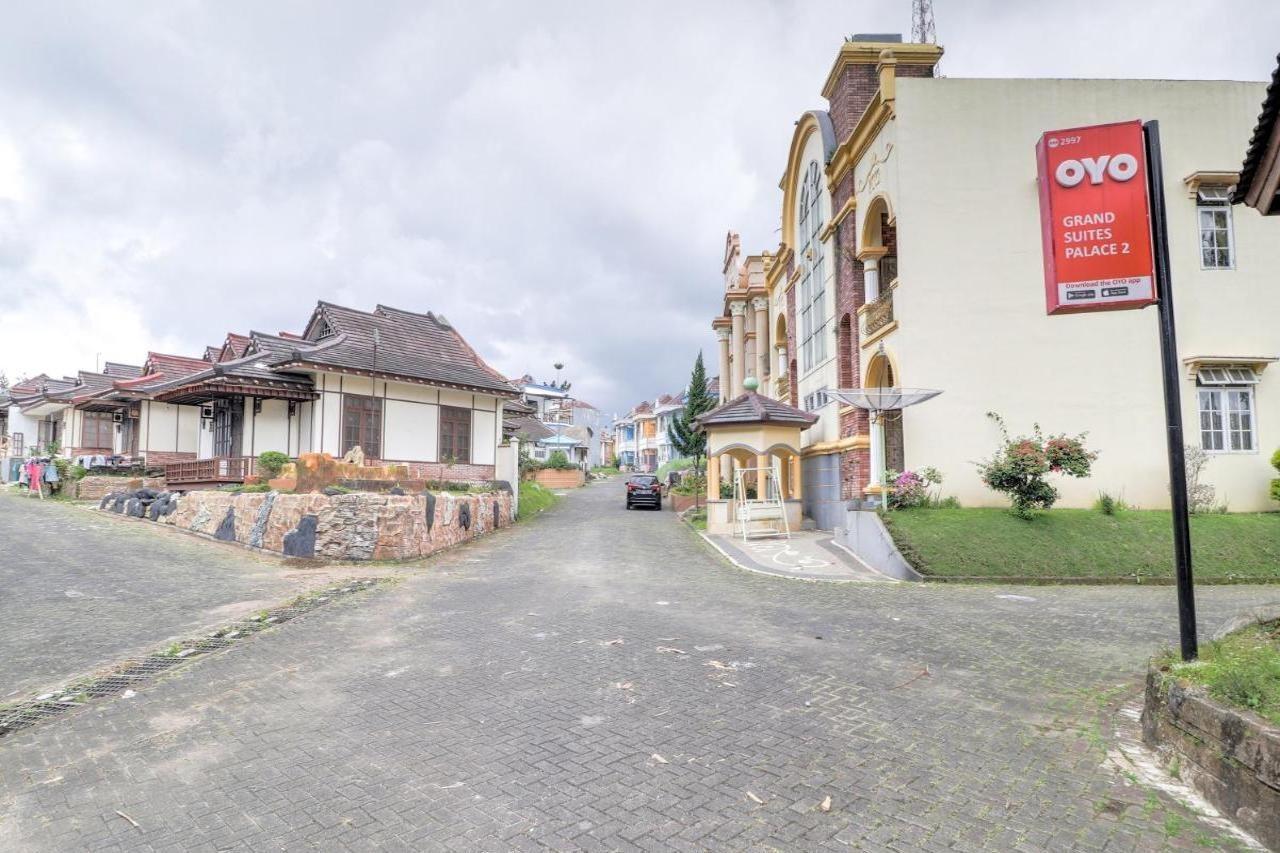Oyo 2997 Grand Suites Palace 2 Sindanglaya Esterno foto
